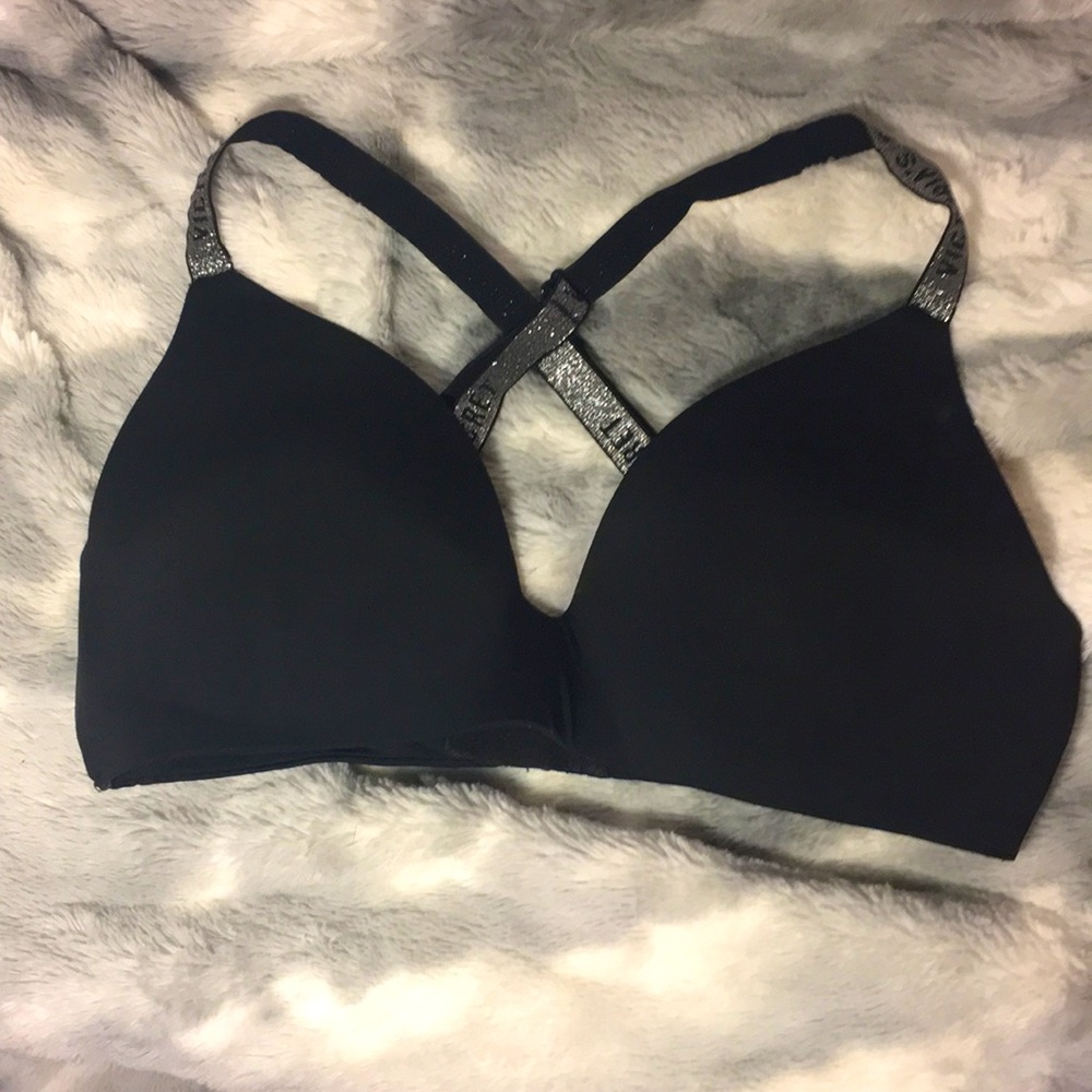 🎄 Victoria Secrets T-shirt Lined Wireless Bra